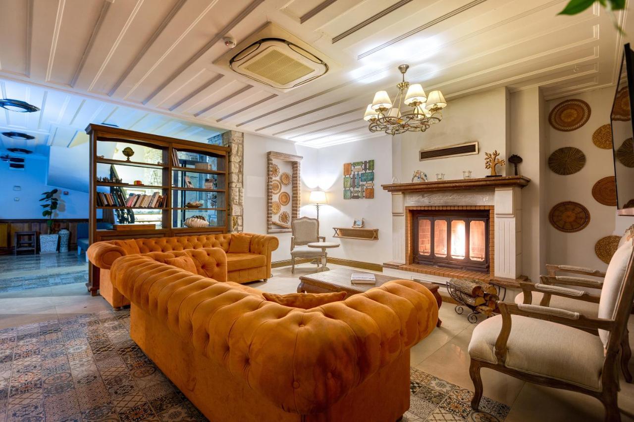 Navalia Hotel Foça Buitenkant foto