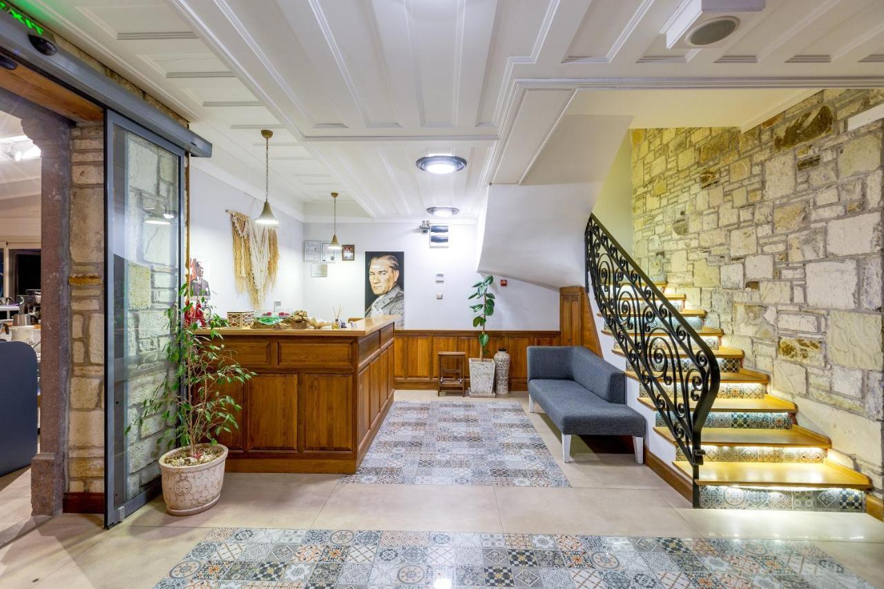 Navalia Hotel Foça Buitenkant foto