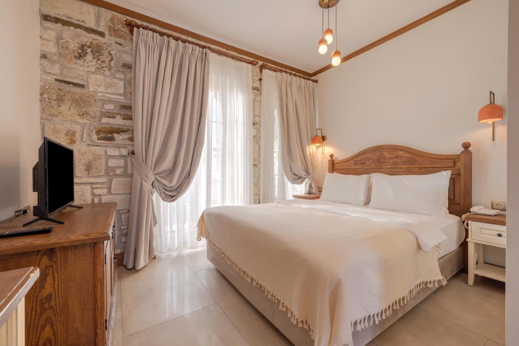 Navalia Hotel Foça Buitenkant foto