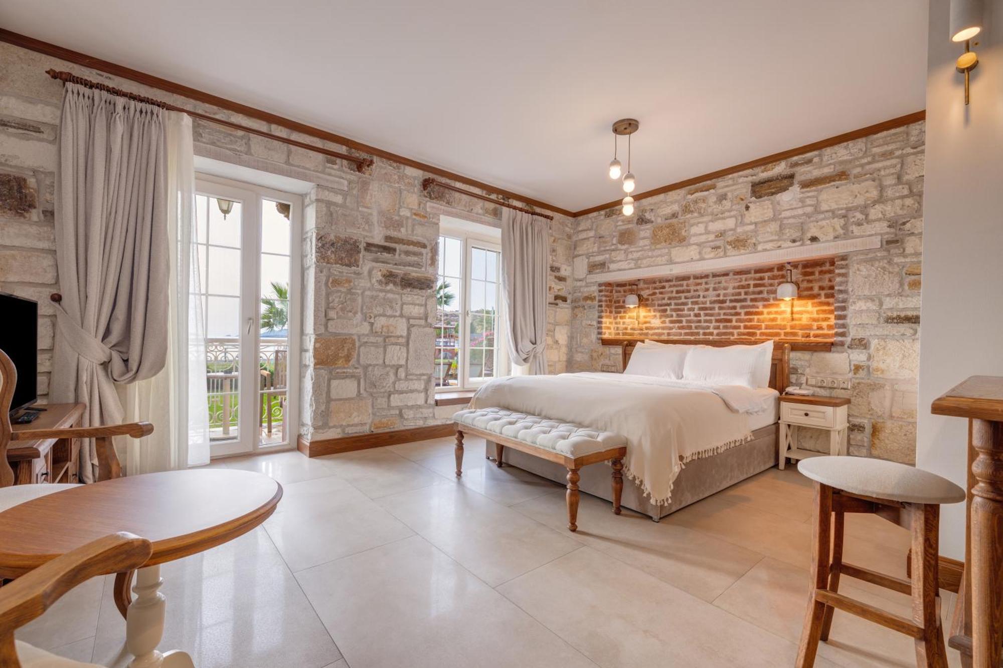 Navalia Hotel Foça Buitenkant foto
