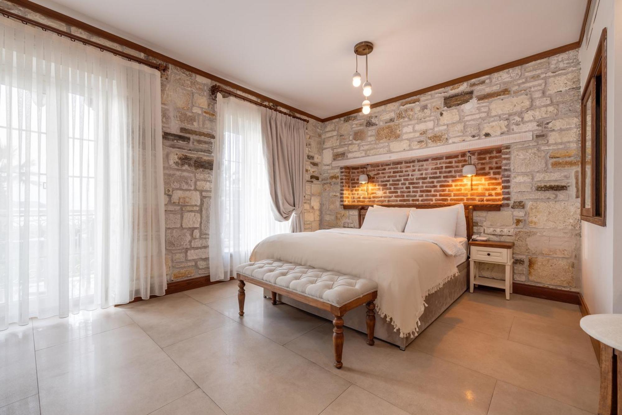 Navalia Hotel Foça Buitenkant foto