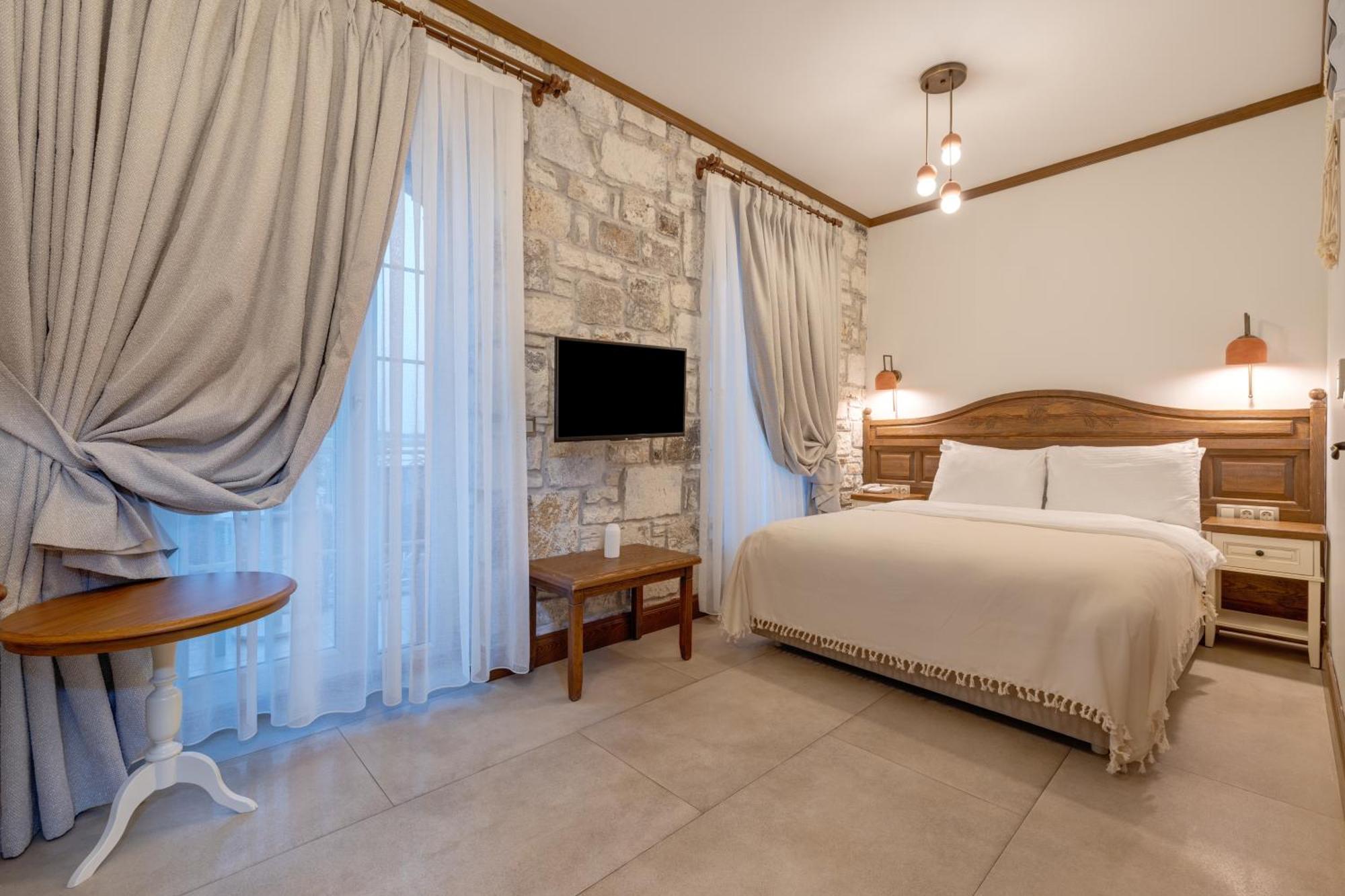Navalia Hotel Foça Buitenkant foto
