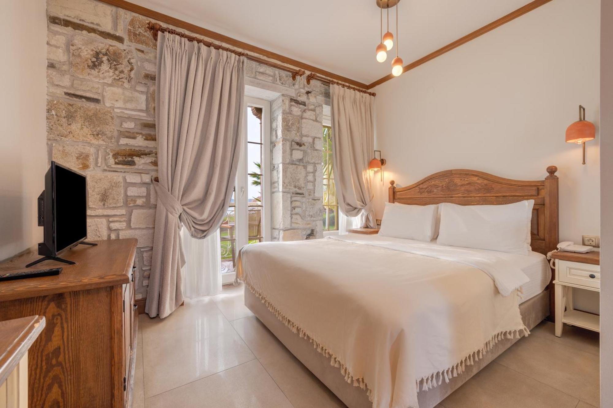 Navalia Hotel Foça Buitenkant foto