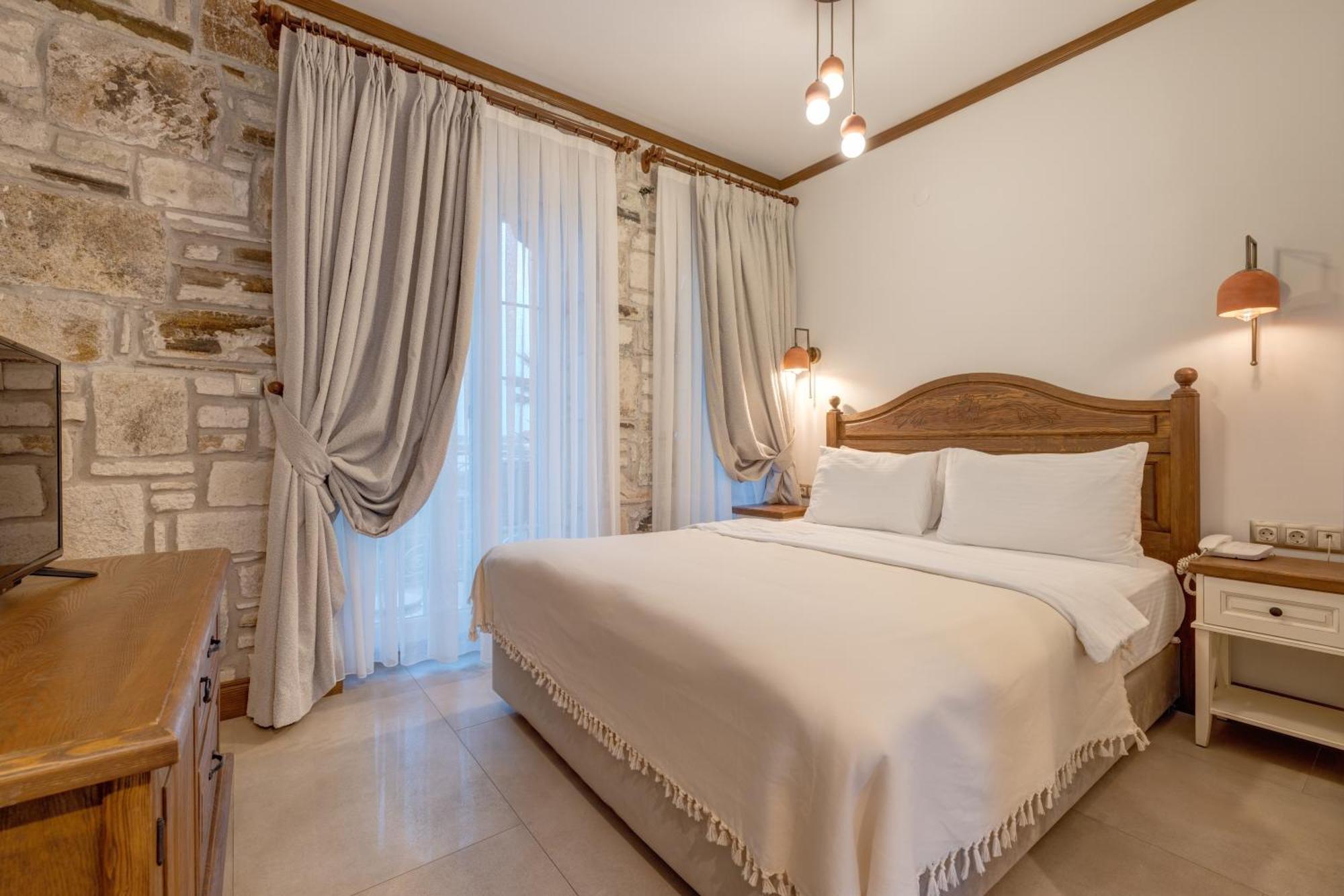 Navalia Hotel Foça Buitenkant foto