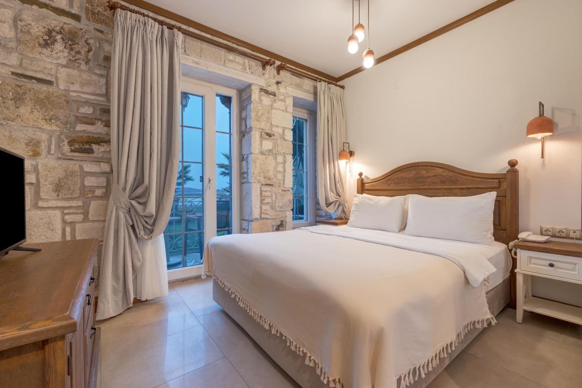 Navalia Hotel Foça Buitenkant foto