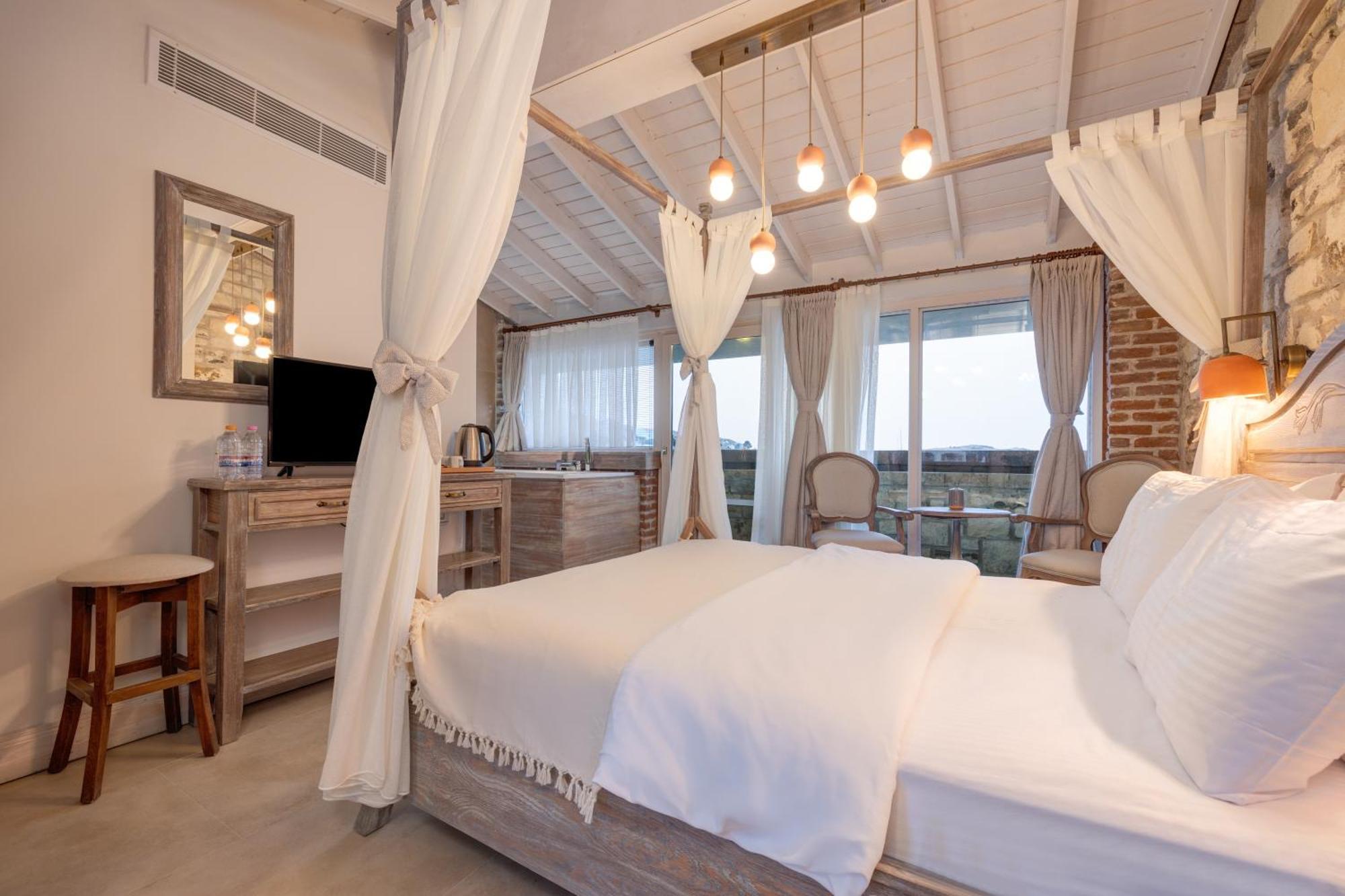 Navalia Hotel Foça Buitenkant foto