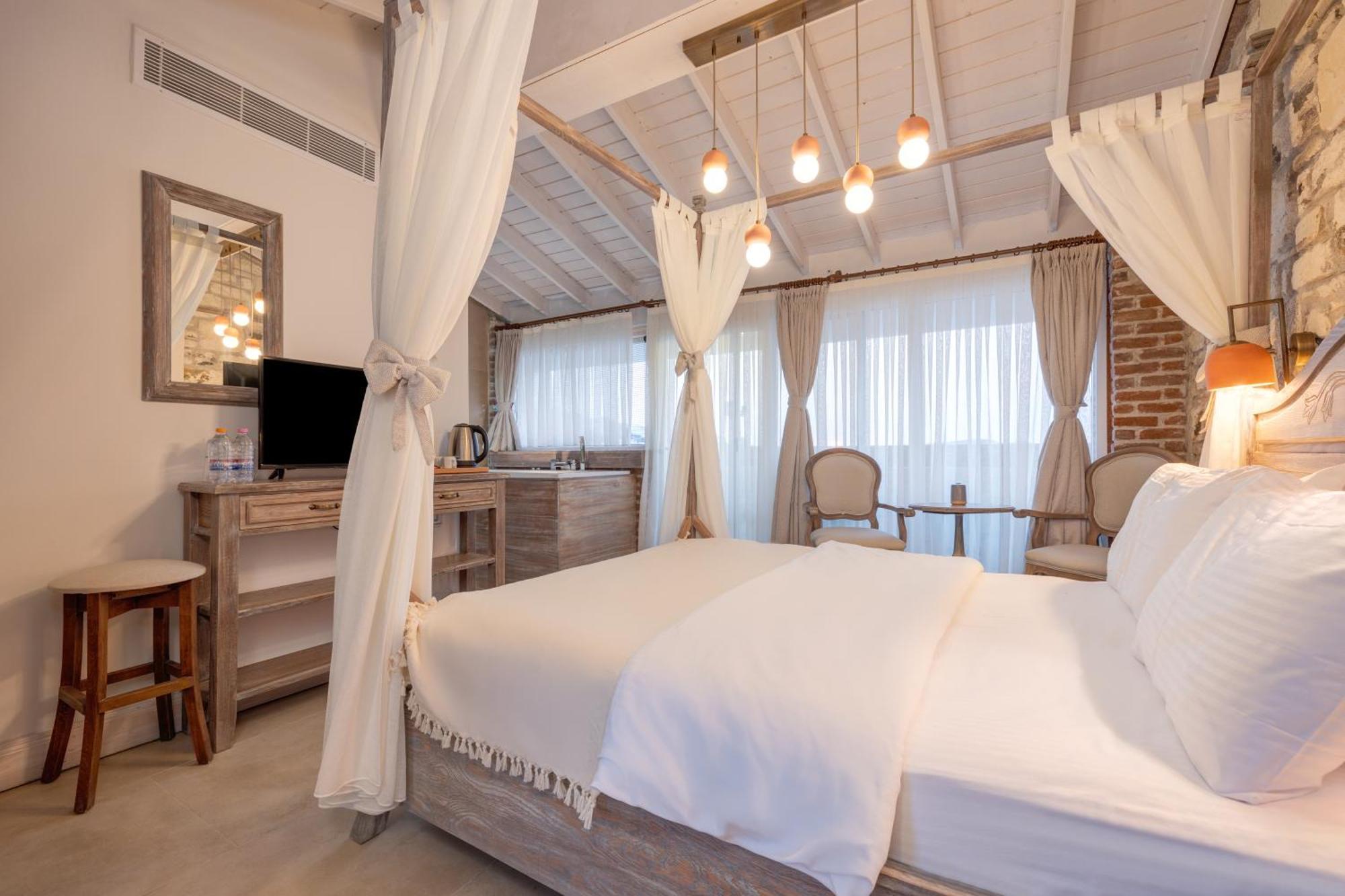 Navalia Hotel Foça Buitenkant foto