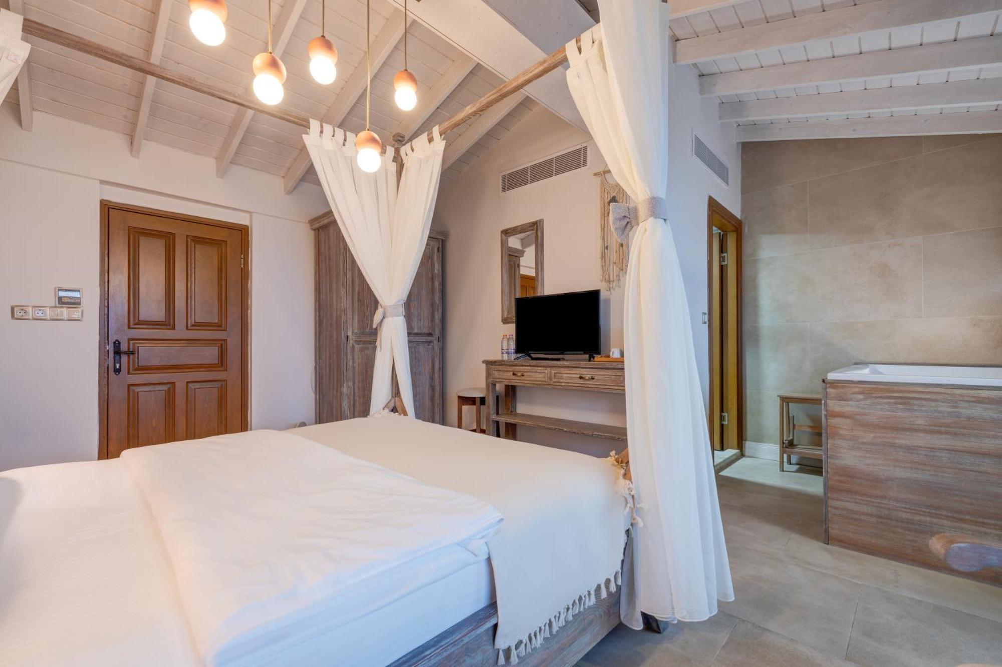 Navalia Hotel Foça Buitenkant foto