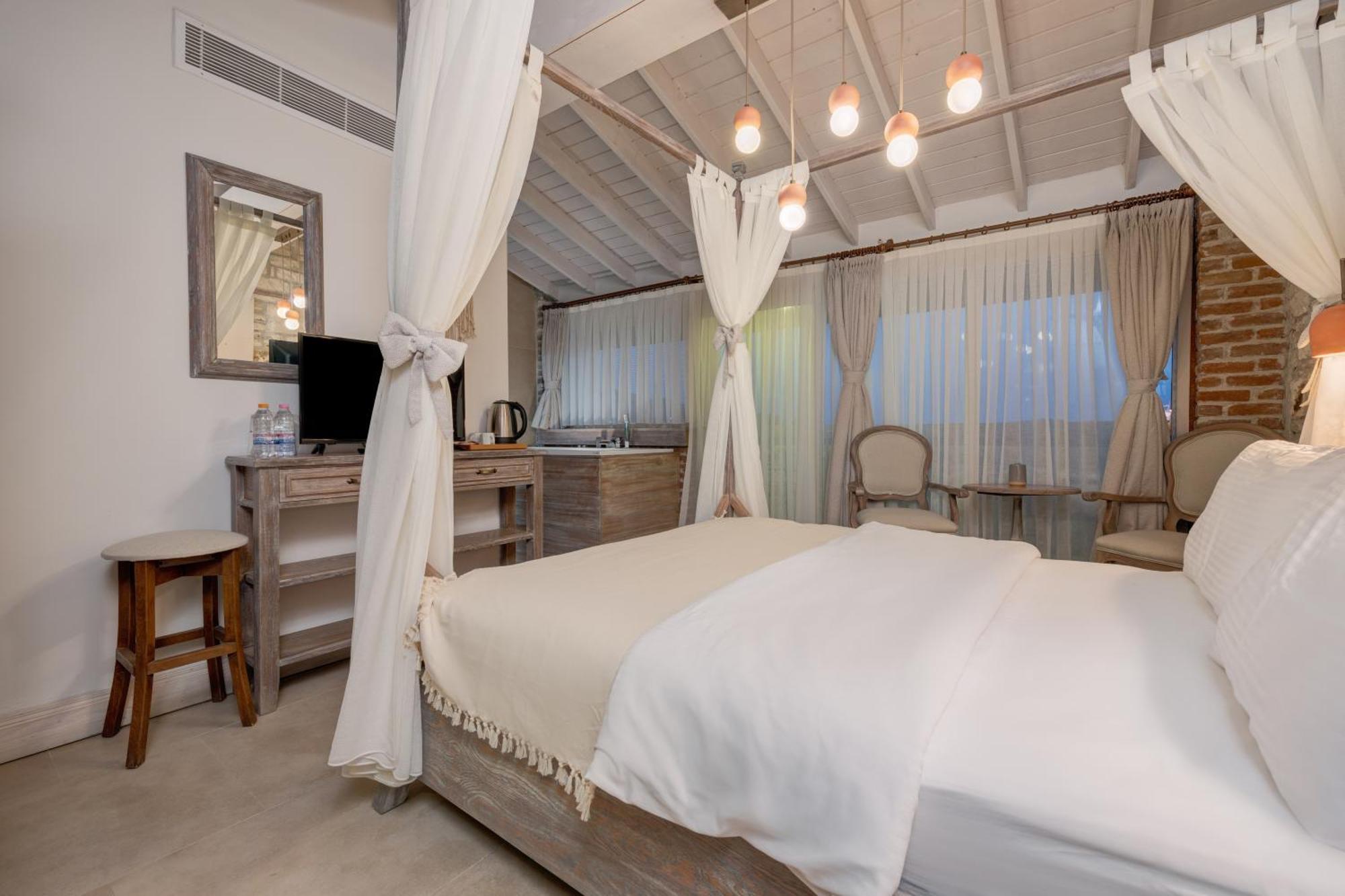 Navalia Hotel Foça Buitenkant foto