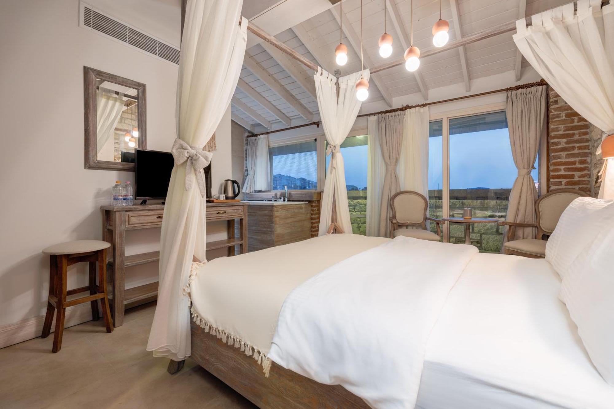 Navalia Hotel Foça Buitenkant foto