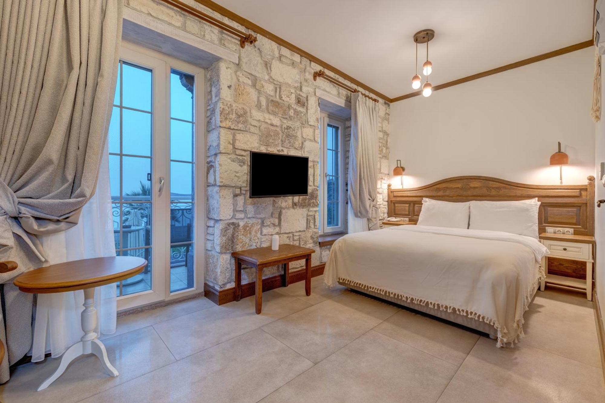 Navalia Hotel Foça Buitenkant foto