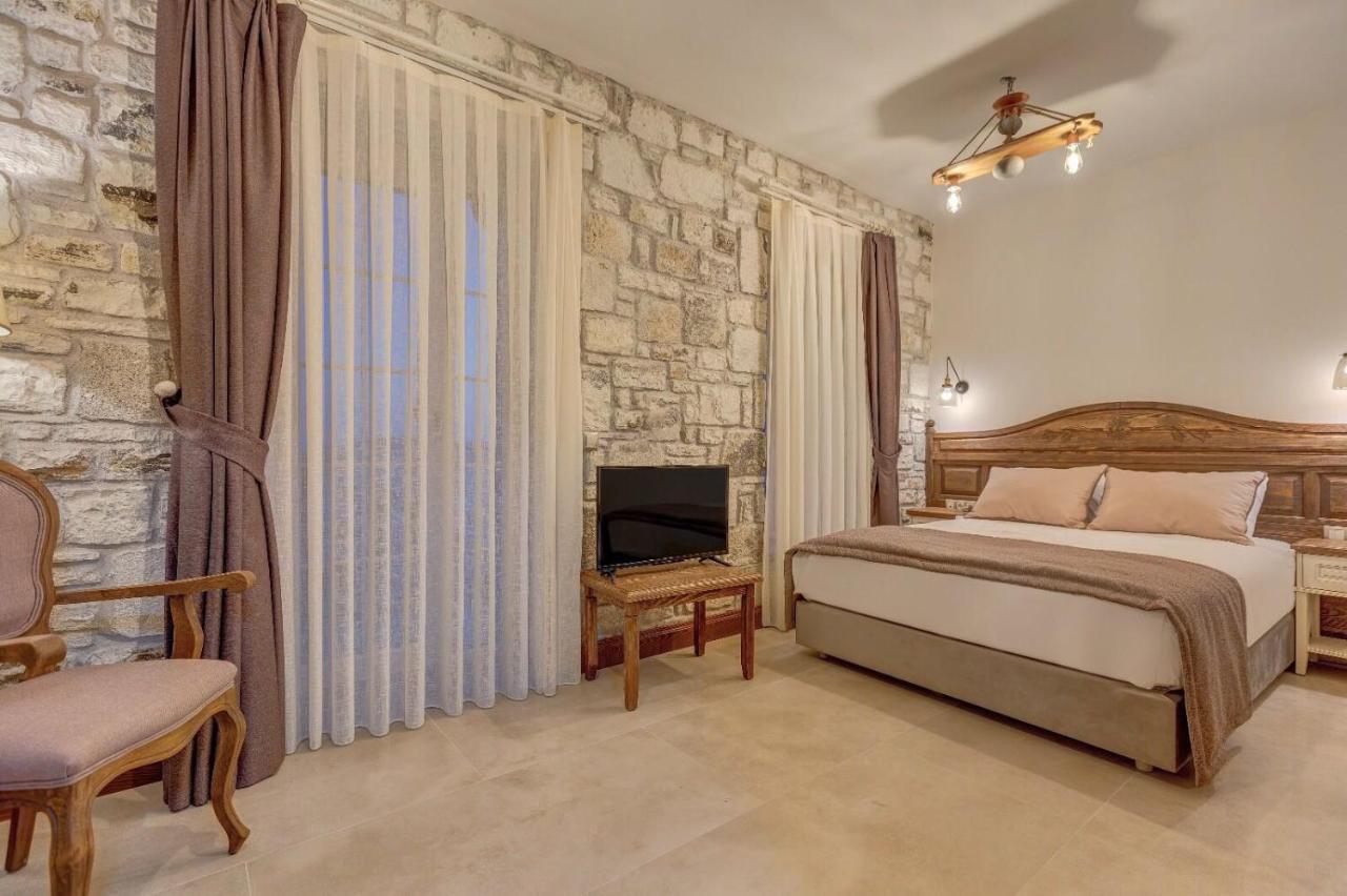 Navalia Hotel Foça Buitenkant foto