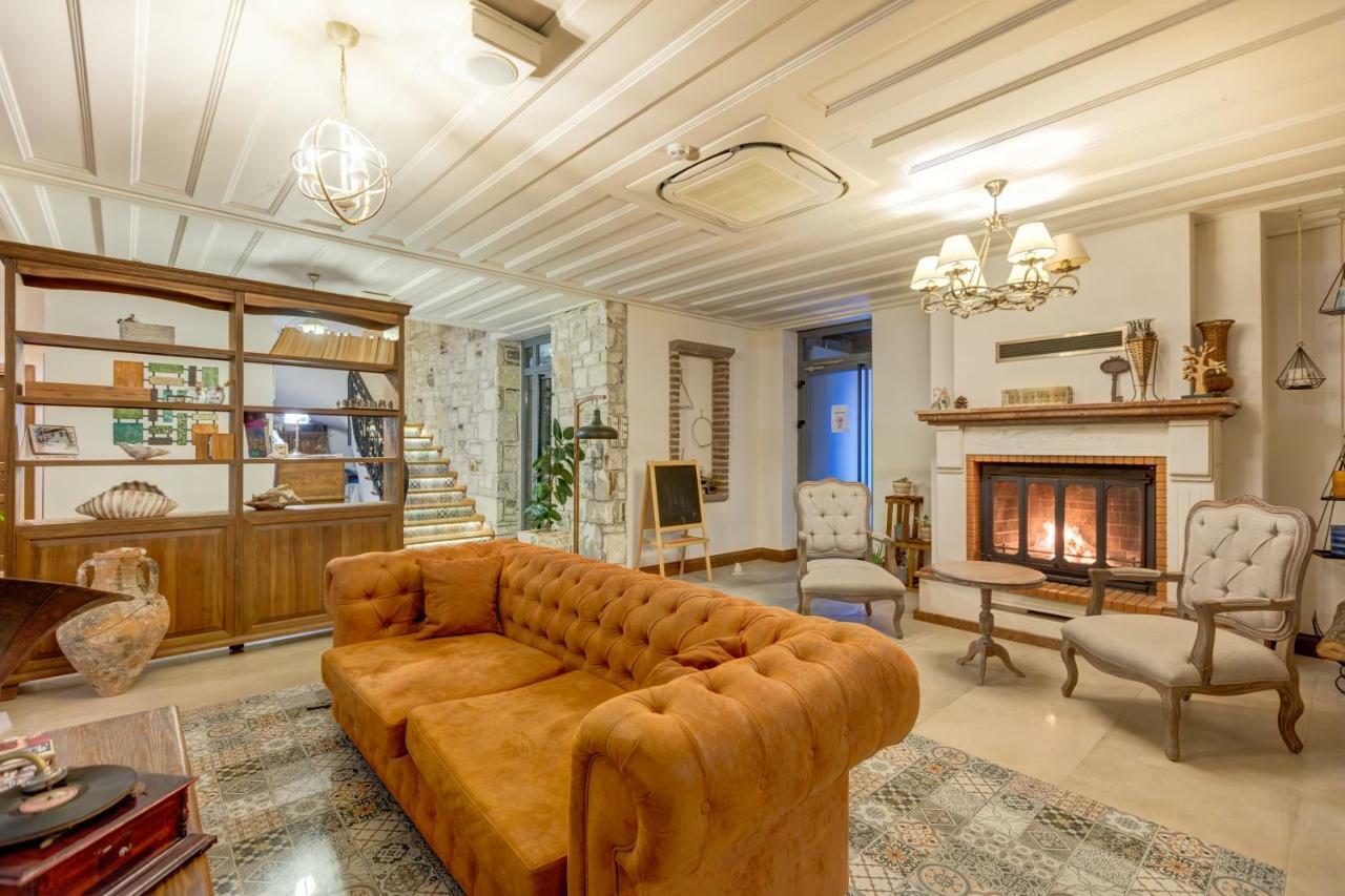 Navalia Hotel Foça Buitenkant foto