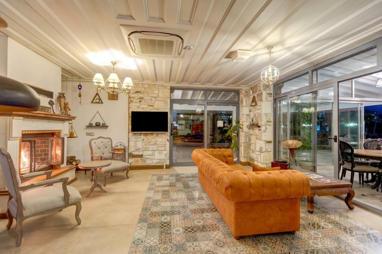 Navalia Hotel Foça Buitenkant foto