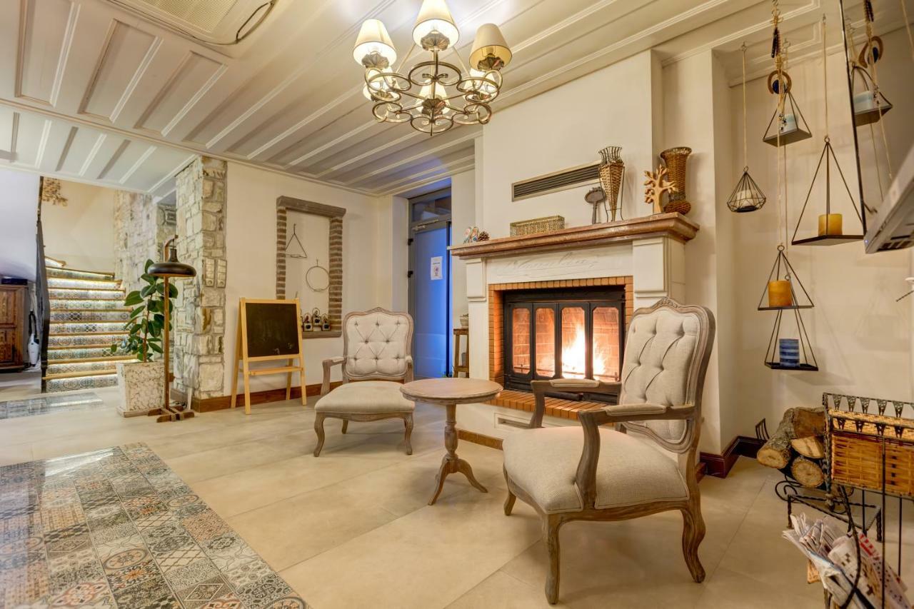 Navalia Hotel Foça Buitenkant foto